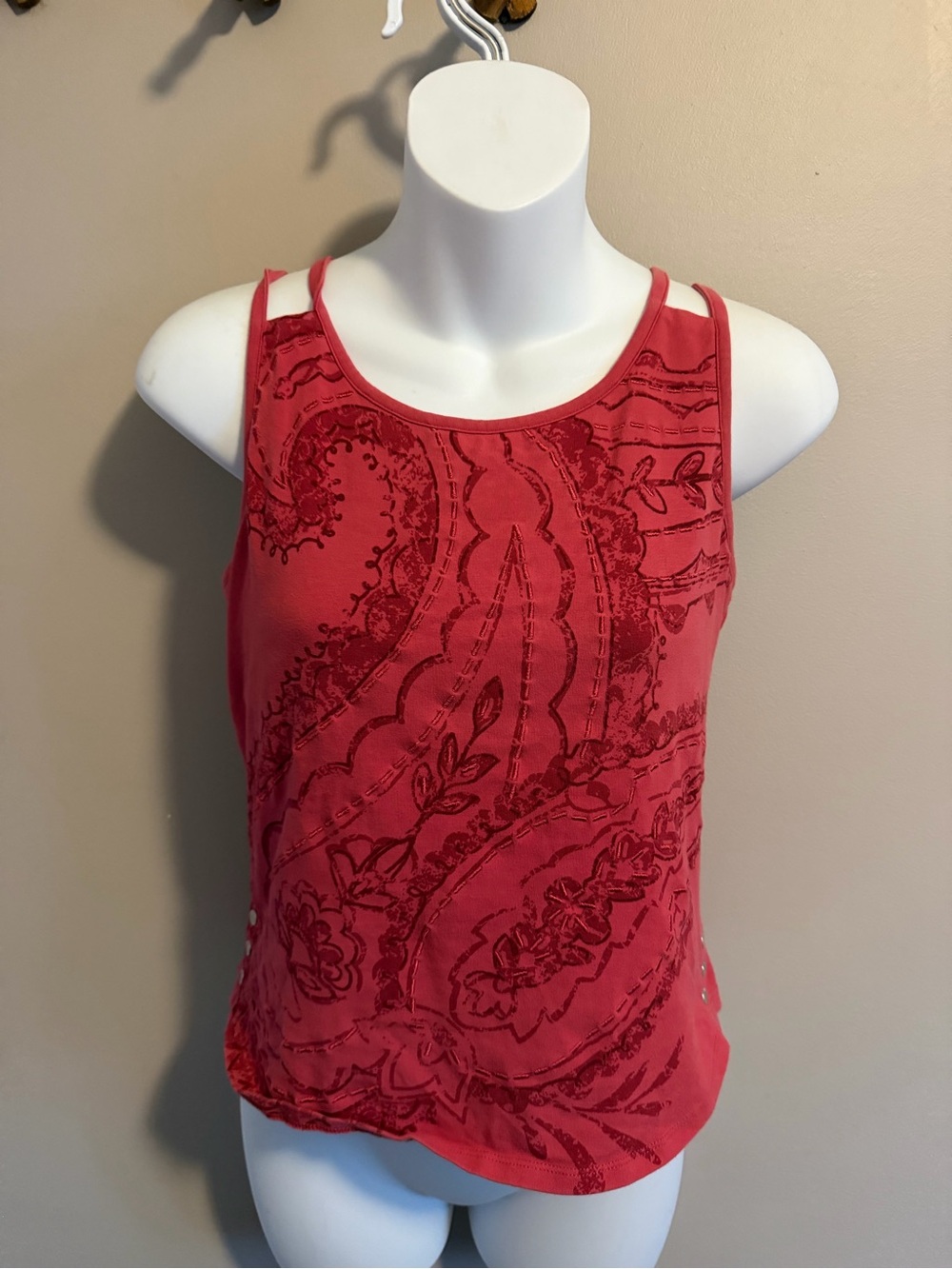 Liz Claiborne Vintage Y2K Strappy Paisley Cami Tank Top Built-In Bra Coral Pink